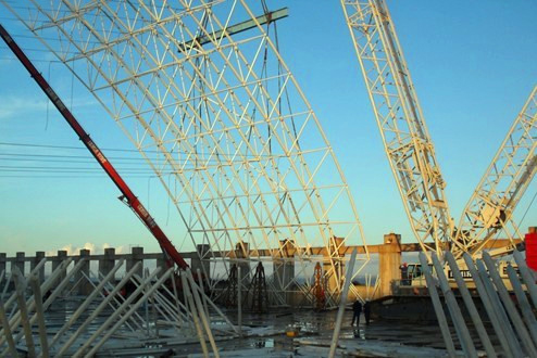 咸宁枝江五柳树市场北大门网架工程